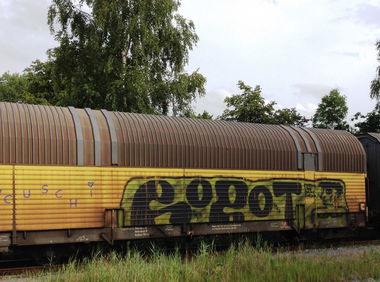 Graffiti Train - Photo by ZUGZWANG - rogot