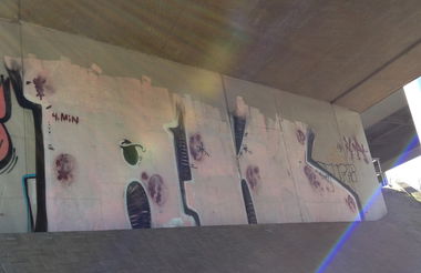 Graffiti Bombing - Photo by ZUGZWANG - ak