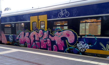 Graffiti Train - Photo by ZUGZWANG (2016)