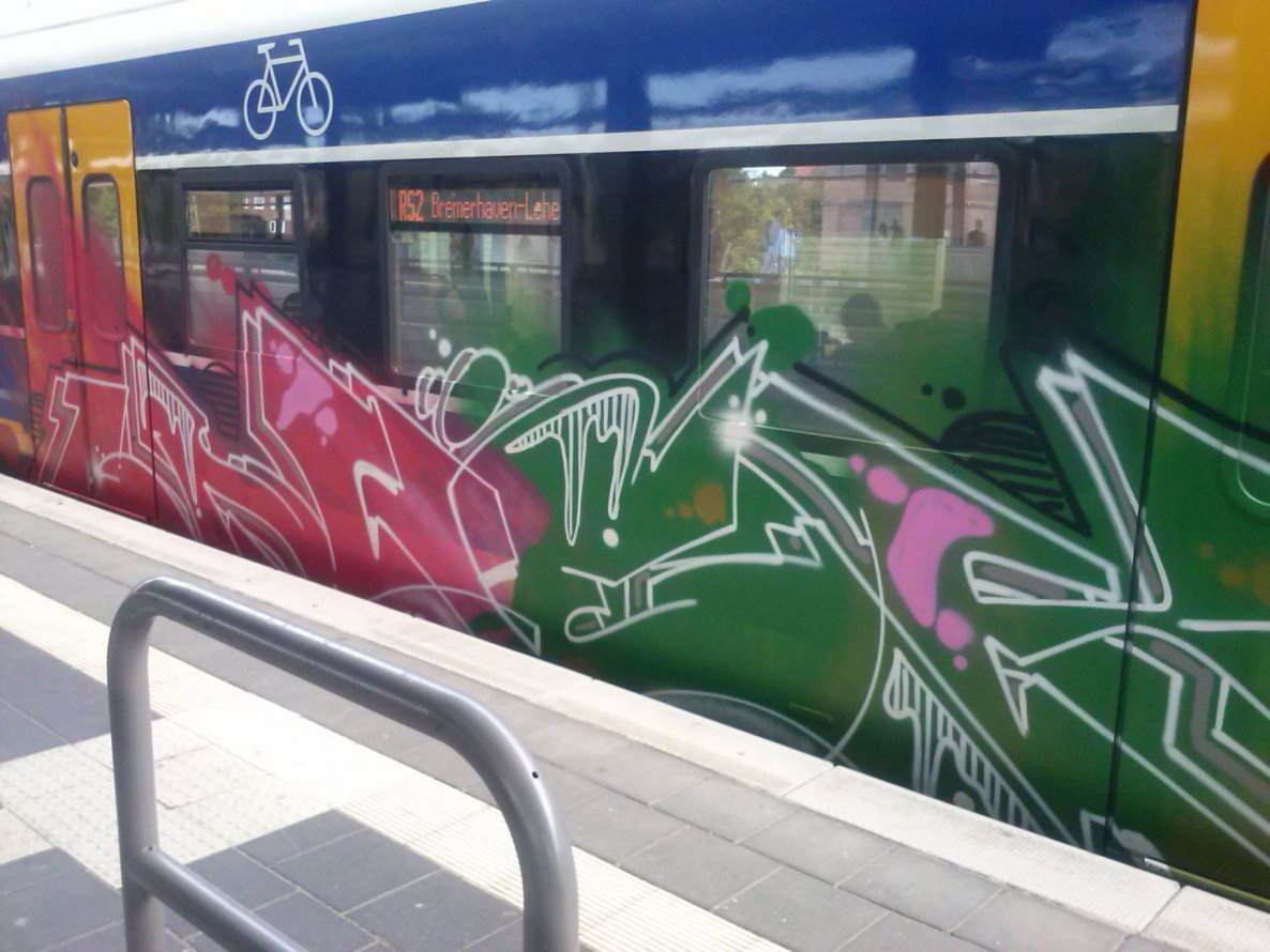 Graffiti Train - Photo by ZUGZWANG - bremerhaven, bremen, oldenburg (2014)