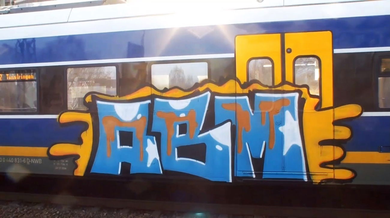 Graffiti Train - Photo by ZUGZWANG - abm