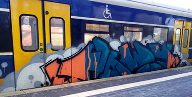 Graffiti Train - Photo by ZUGZWANG - howy, bremerhaven, 27 (2015)