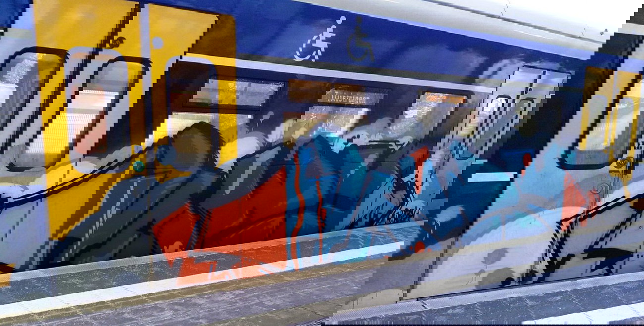 Graffiti Train - Photo by ZUGZWANG - howy, bremerhaven, 27 (2015)