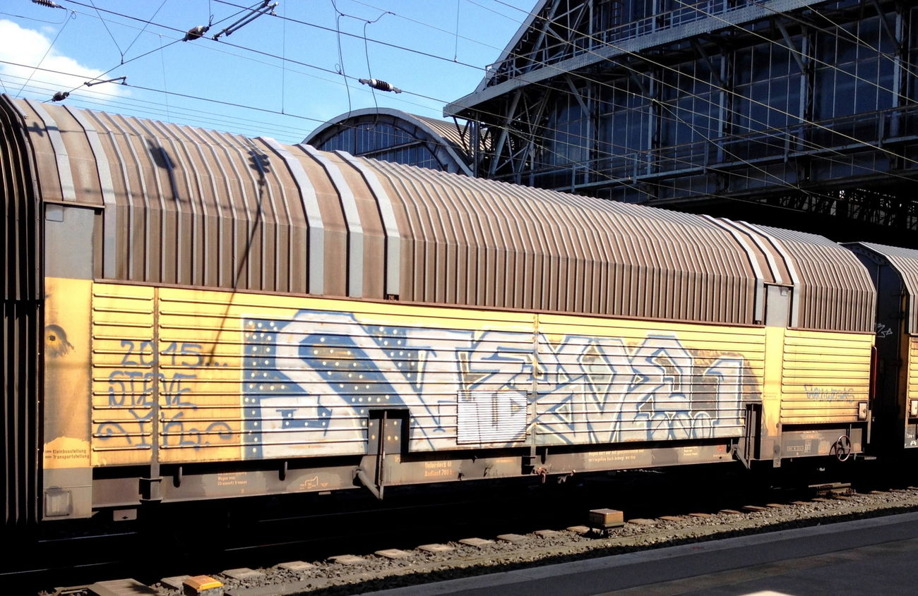 Graffiti Train - Photo by ZUGZWANG