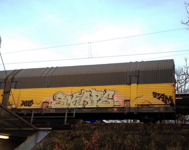 Graffiti Train - Photo by ZUGZWANG