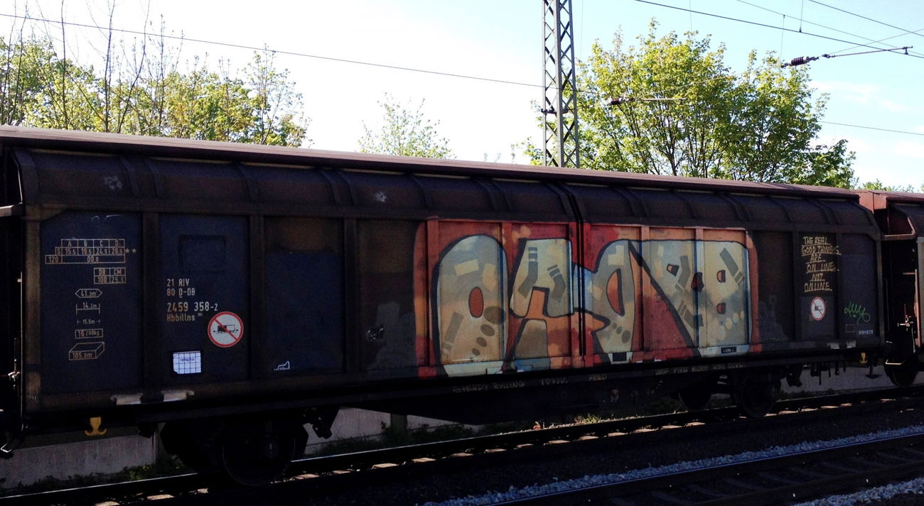 Graffiti Train - Photo by ZUGZWANG