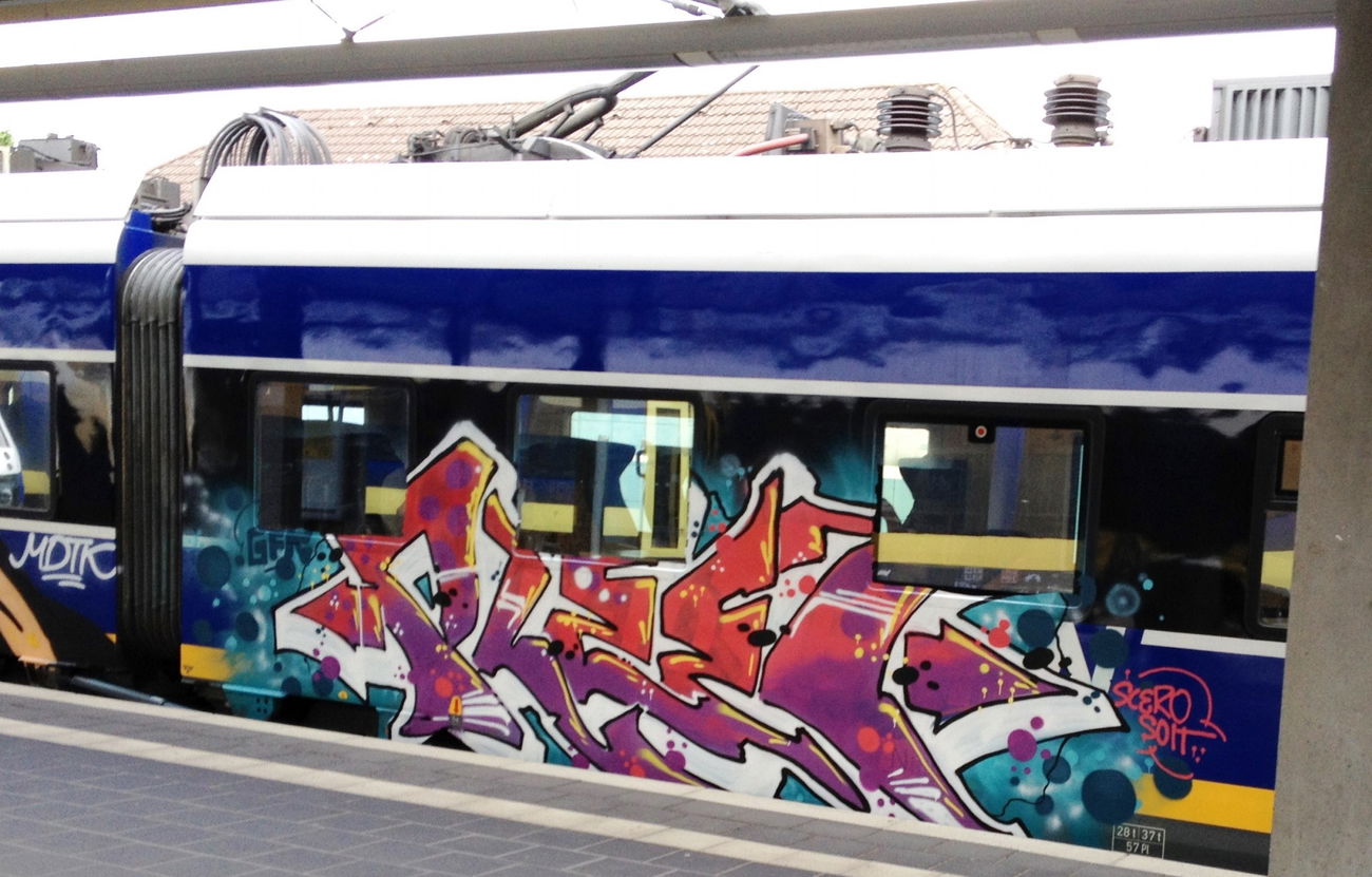 Graffiti Train - Photo by ZUGZWANG (2018)