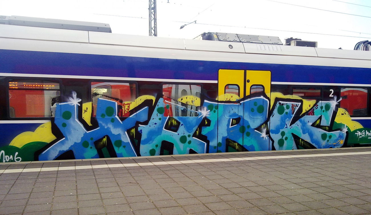 Graffiti Train - Photo by ZUGZWANG - hark, bremerhaven, bremen (2016)