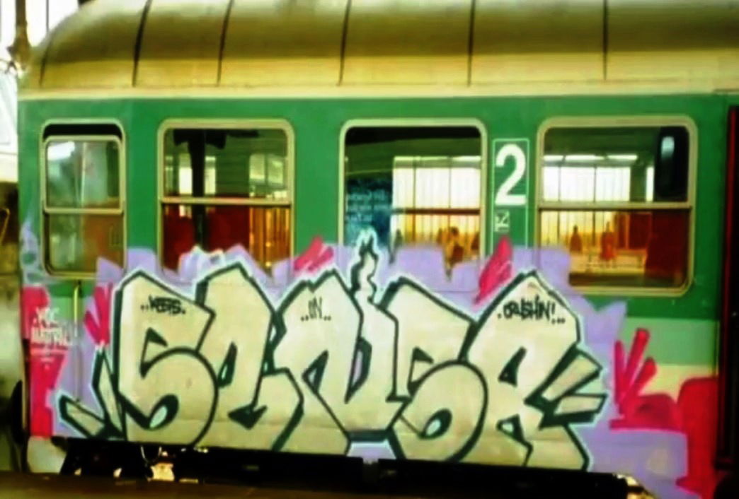 Graffiti Train - Photo by ZUGZWANG