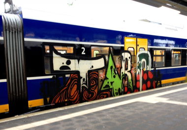 Graffiti Train - Photo by ZUGZWANG
