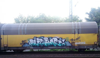 Graffiti Train - Photo by ZUGZWANG - burns (2015)
