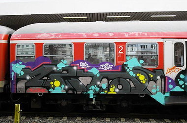 Graffiti Train - Photo by ZUGZWANG - zztop
