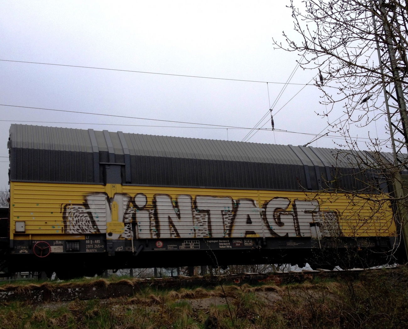 Graffiti Train - Photo by ZUGZWANG - vintage
