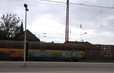 Graffiti Train - Photo by ZUGZWANG