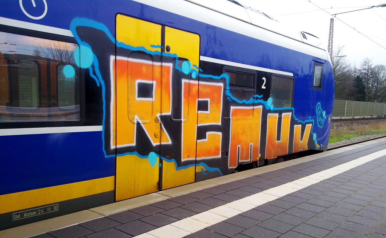 Graffiti Train - Photo by ZUGZWANG - remuk, bremerhaven, bremen (2016)