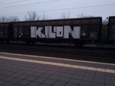 Graffiti Train - Photo by ZUGZWANG - klon, bremerhaven, 27