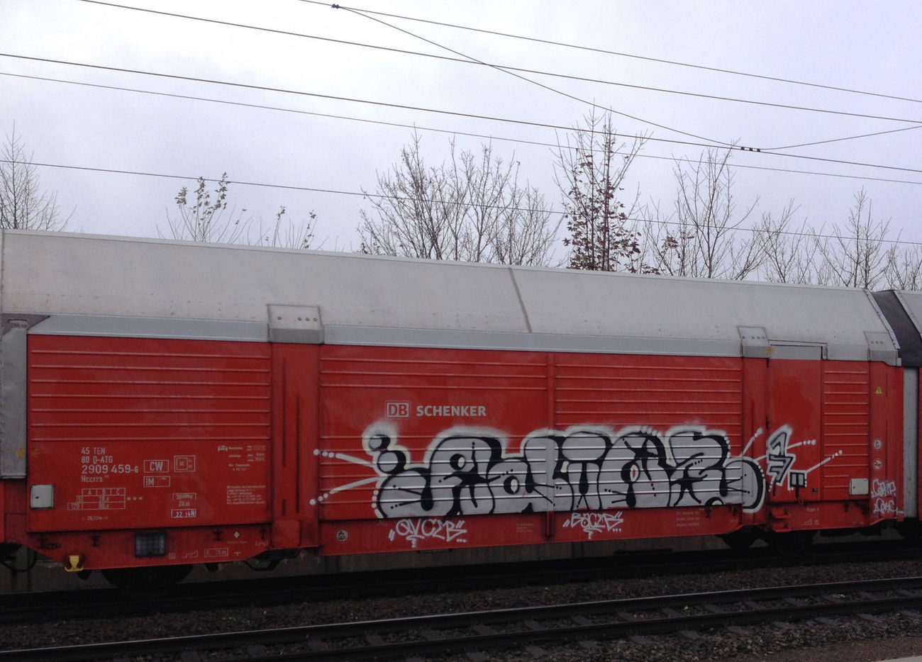 Graffiti Train - Photo by ZUGZWANG