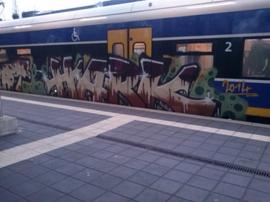 Graffiti Train - Photo by ZUGZWANG - hark, bremerhaven, 27 (2014)