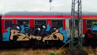 Graffiti Train - Photo by ZUGZWANG - rache (2015)
