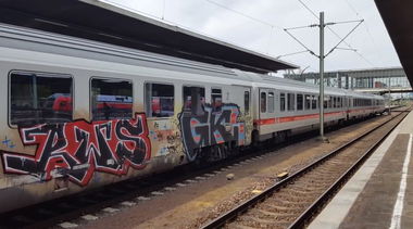 Graffiti Train - Photo by ZUGZWANG (2017)