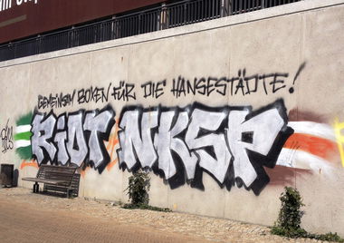 Graffiti Bombing - Photo by ZUGZWANG