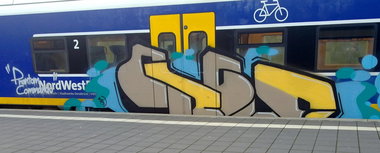 Graffiti Train - Photo by ZUGZWANG - grove, bremerhaven, 27 (2015)