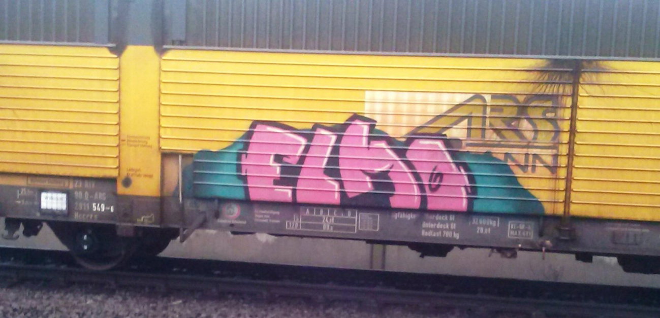 Graffiti Wall - Photo by ZUGZWANG - elmo, bremerhaven, 27