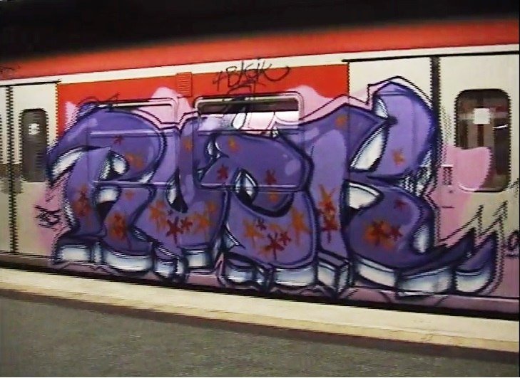 Graffiti Train - Photo by ZUGZWANG - rock, hamburg (2002)
