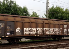Graffiti Train - Photo by ZUGZWANG