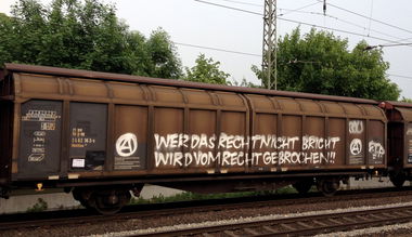 Graffiti Train - Photo by ZUGZWANG