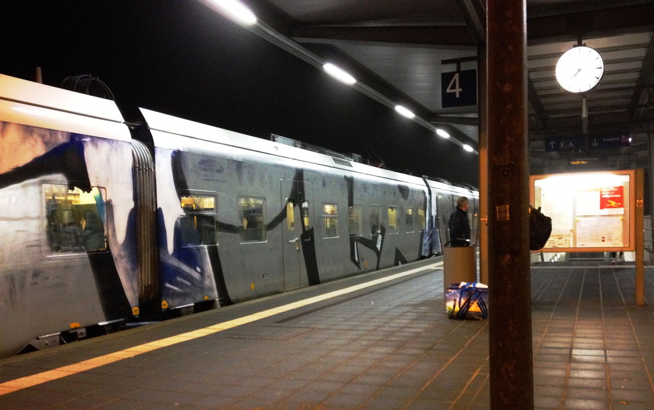 Graffiti Train - Photo by ZUGZWANG - mnz, ilt, abs (2018)