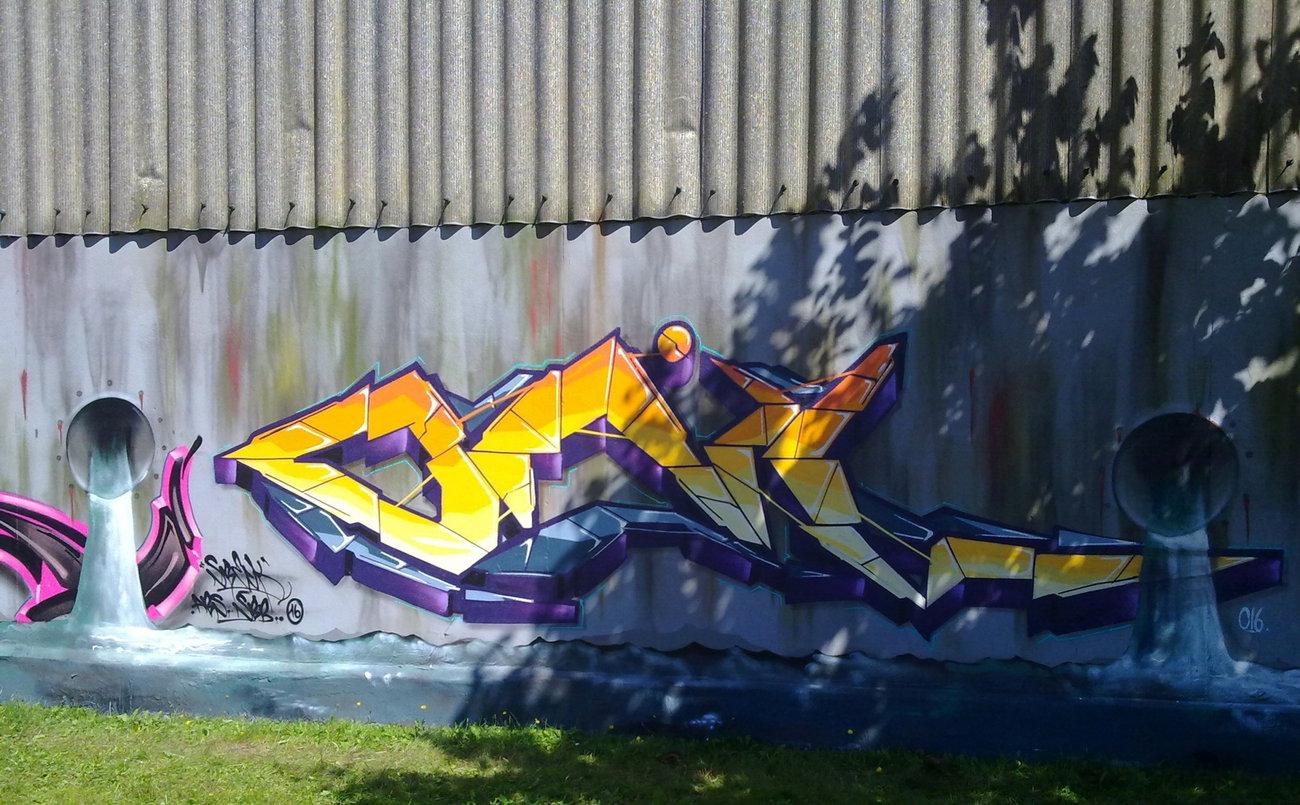 Graffiti Photo by ZUGZWANG - onil