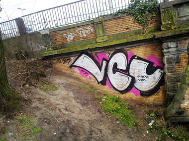 Graffiti Bombing - Photo by ZUGZWANG - vcu, bremen