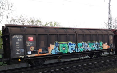 Graffiti Train - Photo by ZUGZWANG - ior