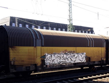 Graffiti Train - Photo by ZUGZWANG