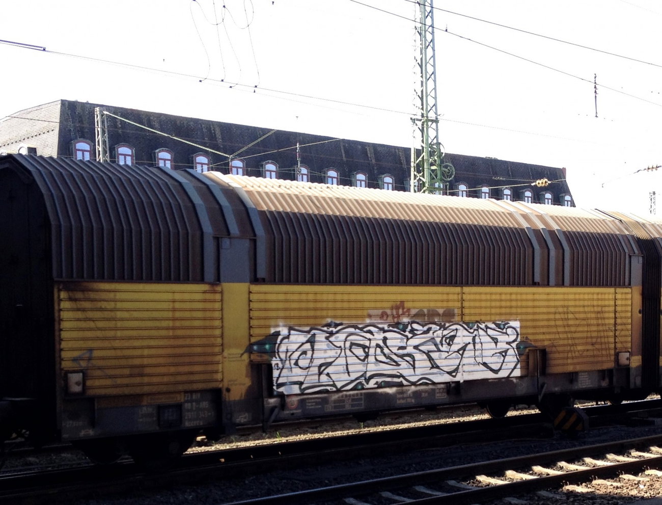Graffiti Train - Photo by ZUGZWANG