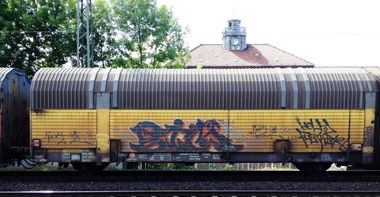 Graffiti Train - Photo by ZUGZWANG
