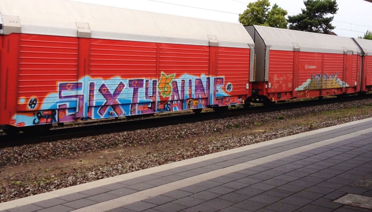 Graffiti Train - Photo by ZUGZWANG