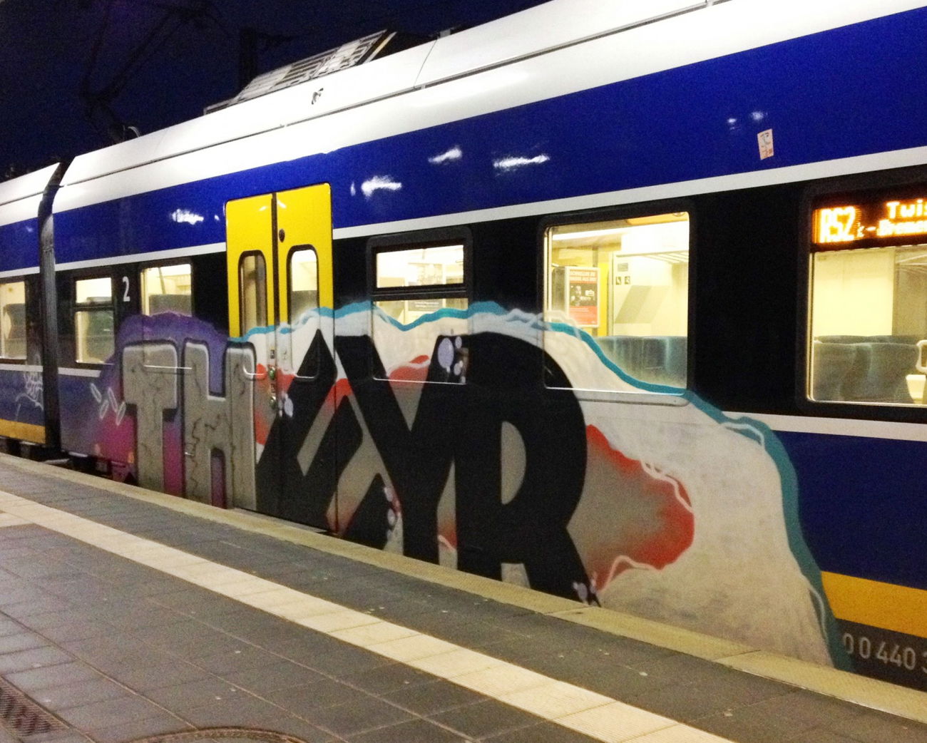 Graffiti Train - Photo by ZUGZWANG - theyr (2018)