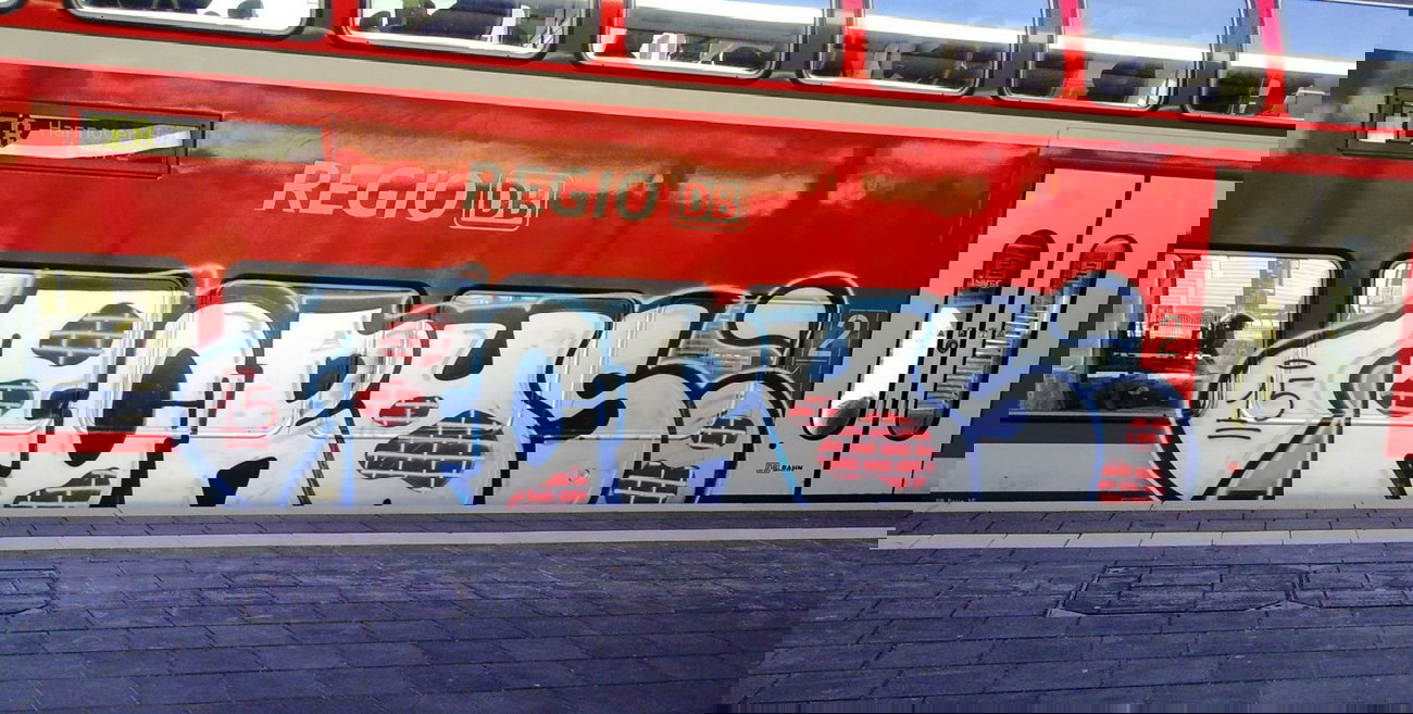 Graffiti Train - Photo by ZUGZWANG - forus, bremerhaven, oldenburg (2015)