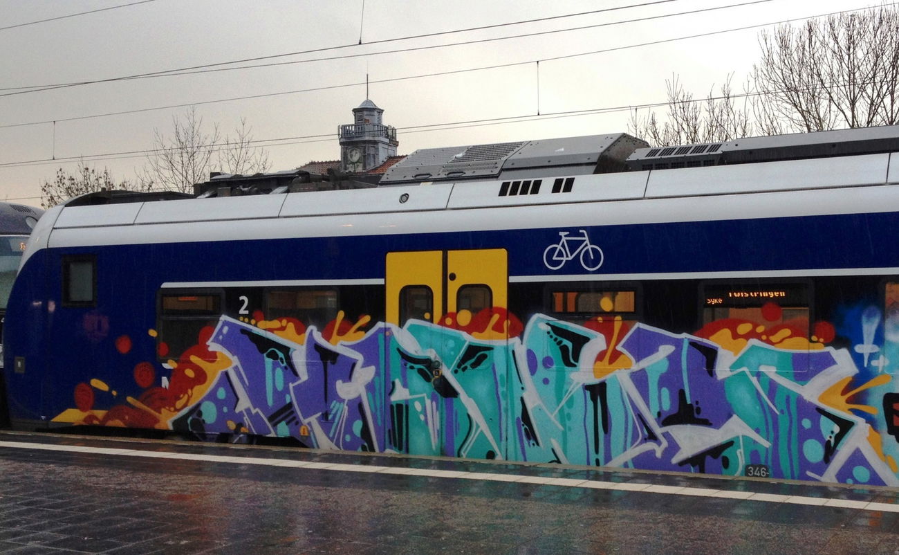 Graffiti Train - Photo by ZUGZWANG - howy