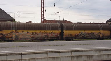 Graffiti Train - Photo by ZUGZWANG