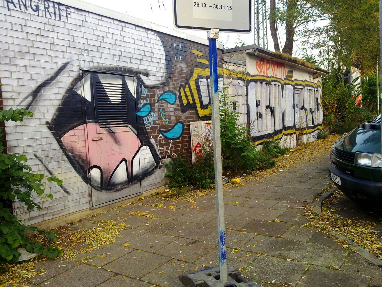Graffiti Bombing - Photo by ZUGZWANG - abm, btc