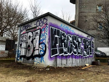 Graffiti Bombing - Photo by ZUGZWANG - frost