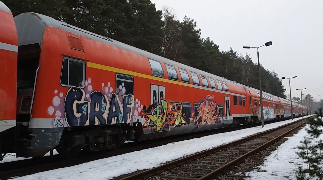 Graffiti Train - Photo by ZUGZWANG