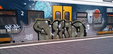 Graffiti Train - Photo by ZUGZWANG - leeno, bremerhaven, 27 (2014)