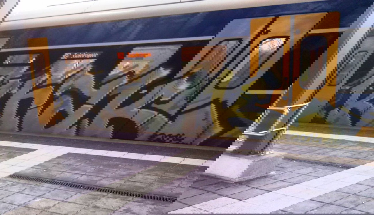 Graffiti Train - Photo by ZUGZWANG - knak, bremerhaven, 27 (2014)