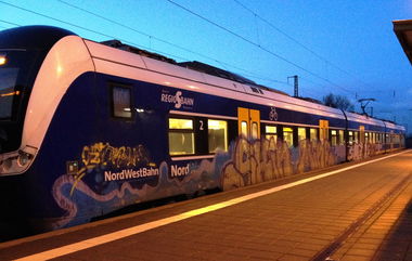 Graffiti Train - Photo by ZUGZWANG - skin, mine (2017)