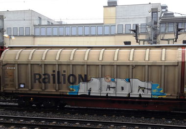 Graffiti Train - Photo by ZUGZWANG