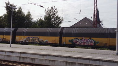 Graffiti Train - Photo by ZUGZWANG